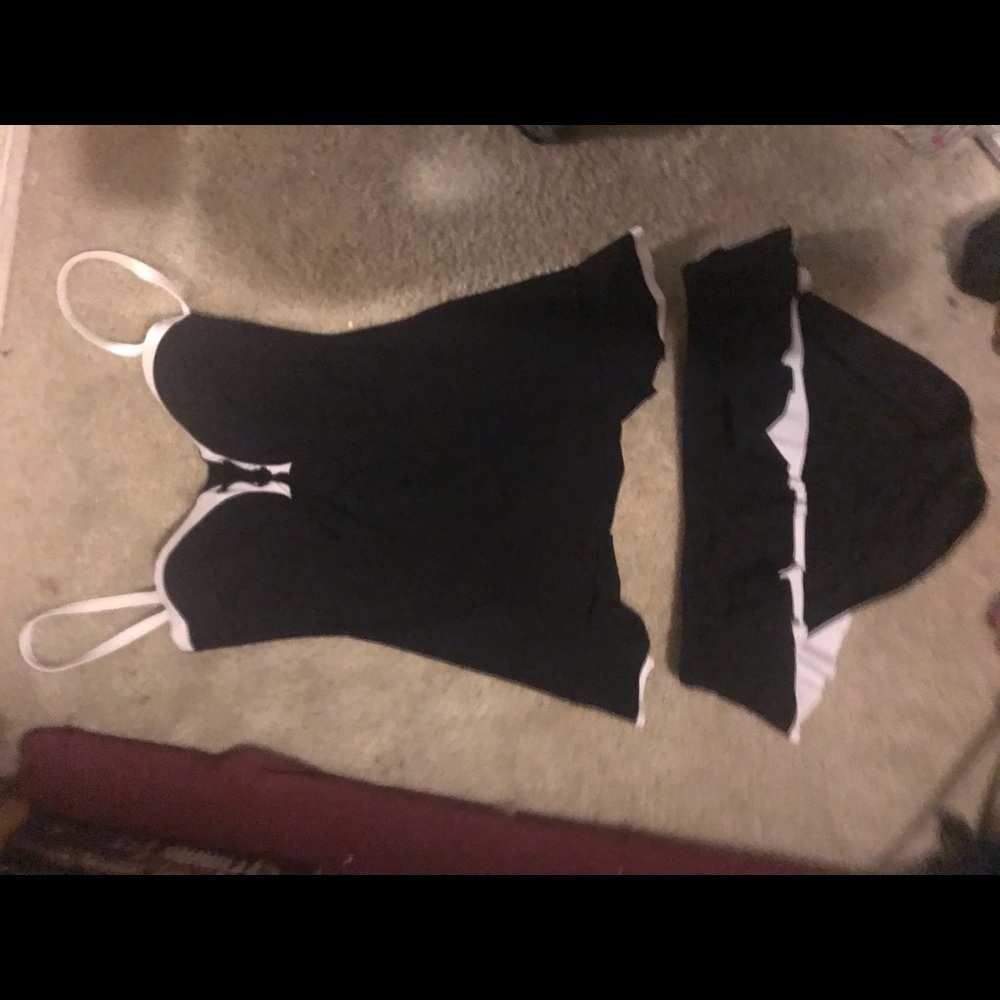 Women’s cute bathing suit size 6 skirt bottom